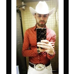 Meet your Posher, Cesar